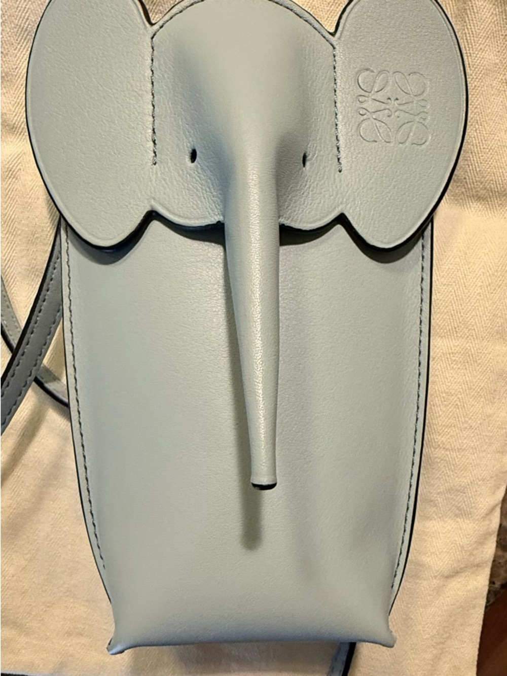 Loewe Elephant Pocket
Anagram Shoulder Bag Leather - Picture 3 of 10